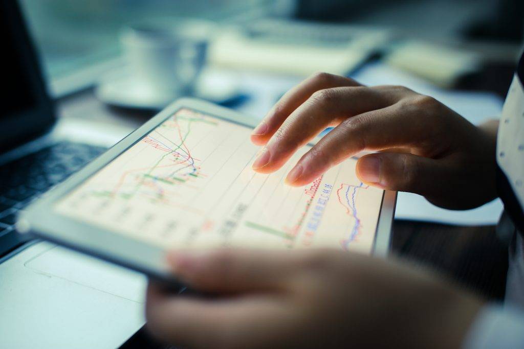 What Are the Differences Between ETFs and Index Funds? Goldstone Financial